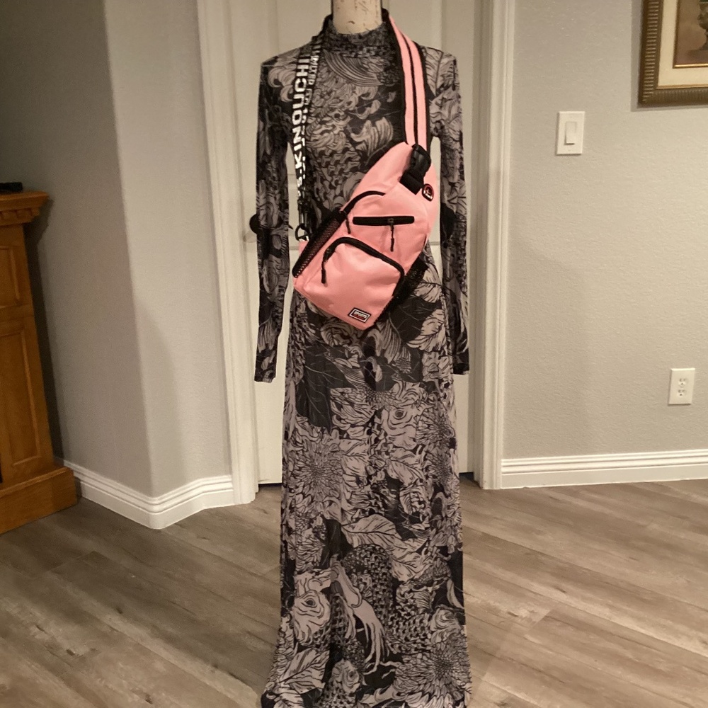 Jin Ping Sports New Fashion Crossbody Bag, Color Pink, Black NWT